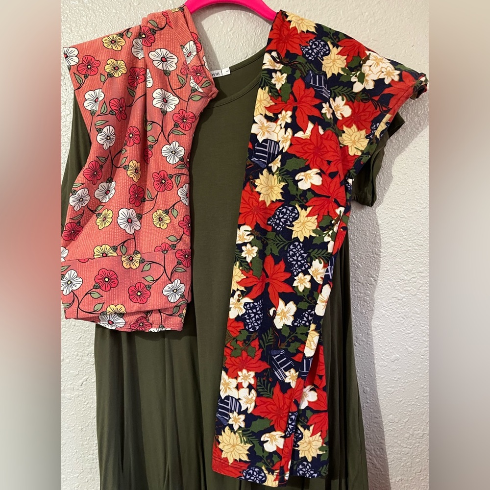 Buy 2 pairs of leggings get the top for free!